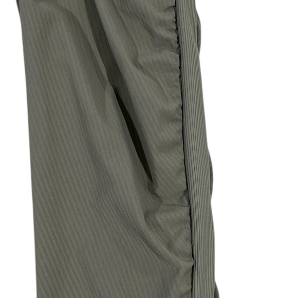 LULULEMON Dance Studio Mid-Rise Olive Green Jogger Women's Size 6 - Picture 5 of 8